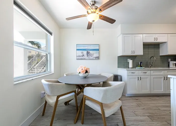 2bd 1ba Sunset 2 3mins To Beach! * Clearwater Beach
