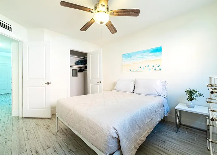 Apartment 2bd 1ba Sunset 2 3mins To Beach!