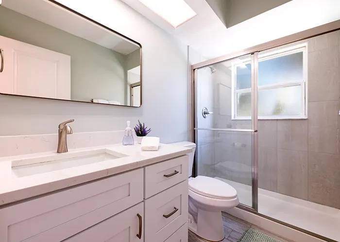 2bd 1ba Sunset 2 3mins To Beach! Apartment *