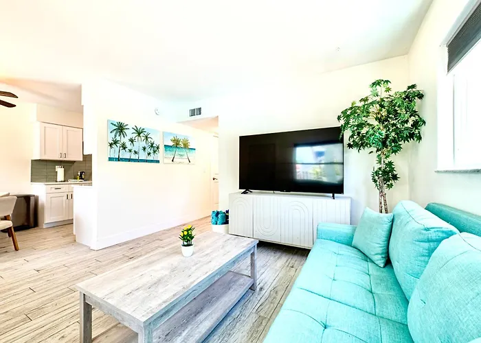 2bd 1ba Sunset 2 3mins To Beach! Apartment Clearwater Beach