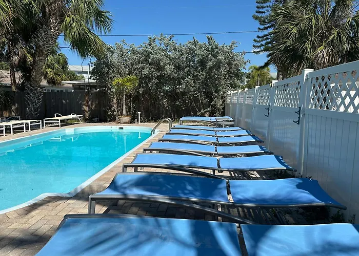 Apartment 2bd 1ba Sunset 2 3mins To Beach!